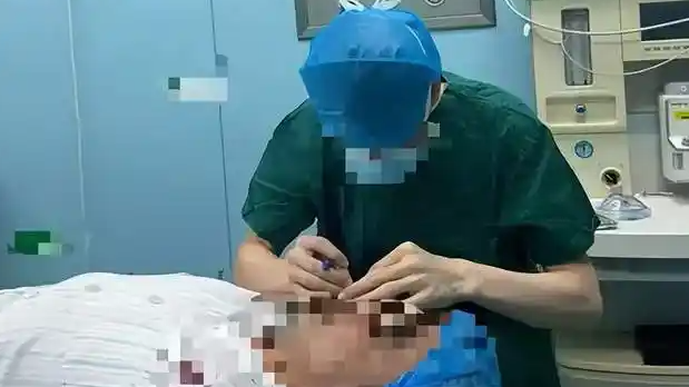 “回春三件套”让中年男人开始服美役