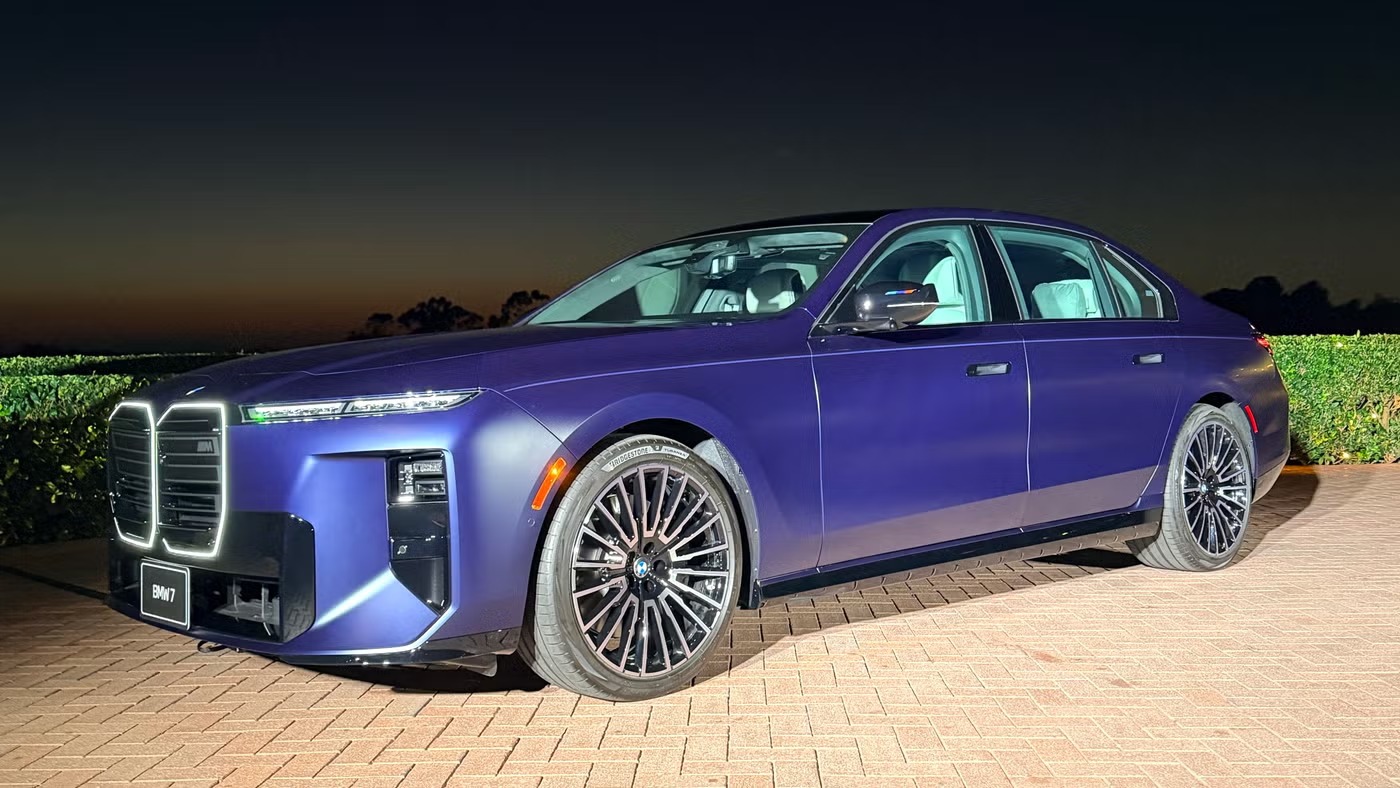 宝马 7 系重返 V8 动力时代，2027 款 M760 xDrive 搭载 4.4T V8 发动机、570 马力