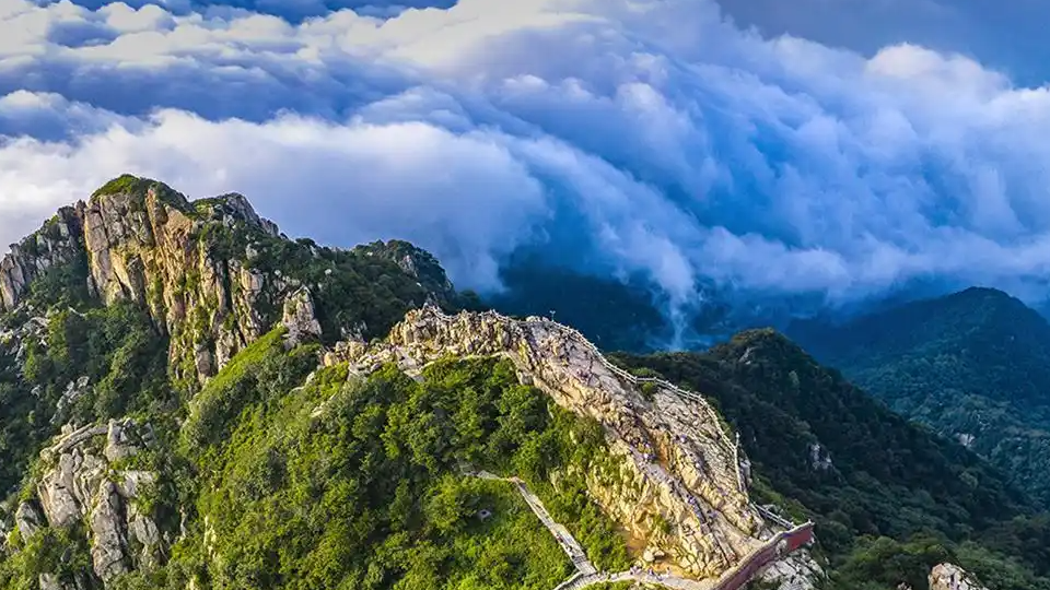泰山躲雨80元1小时？景区回应
